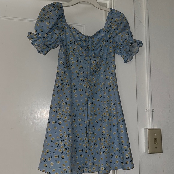 Dress - Picture 7 of 7